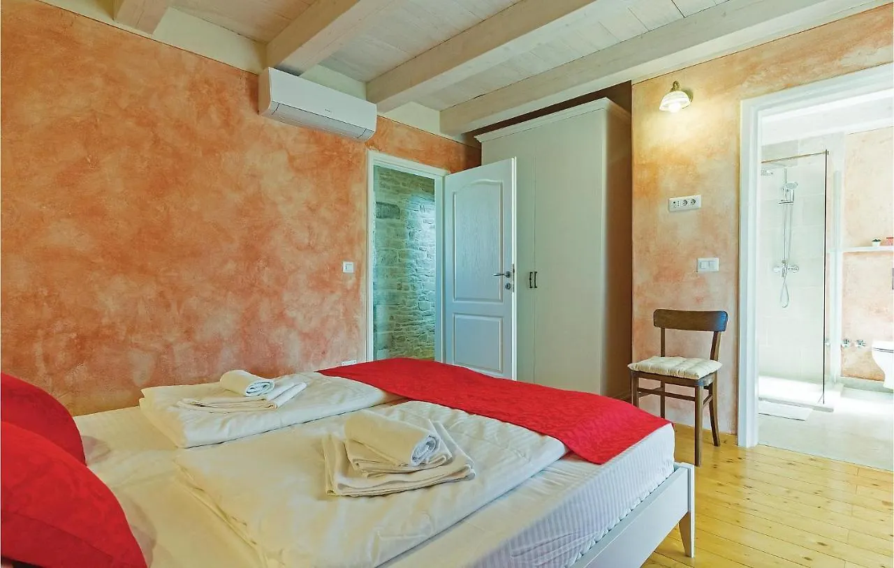 5 Bedroom Cozy Home In Vodnjan Croacia