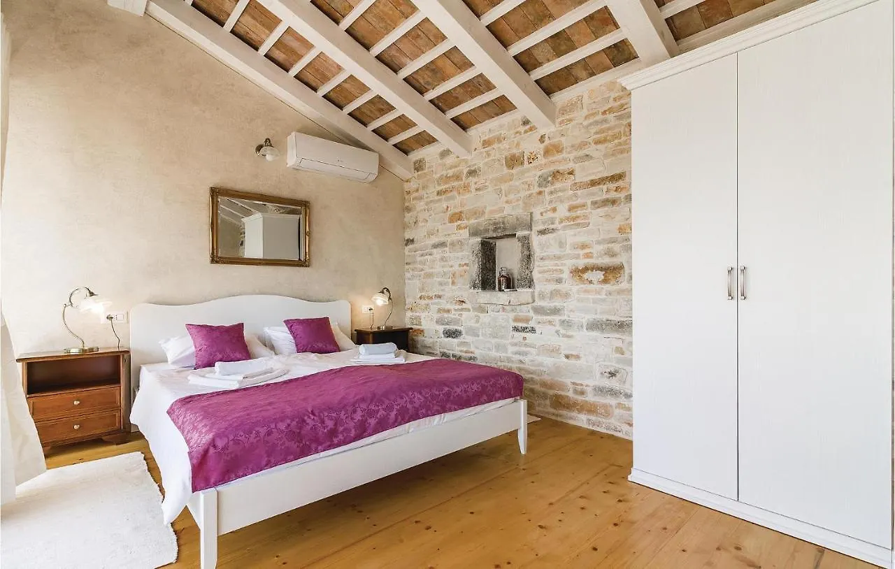 5 Bedroom Cozy Home In Vodnjan Сasa de vacaciones