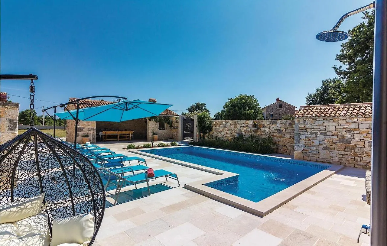 5 Bedroom Cozy Home In Vodnjan Croacia