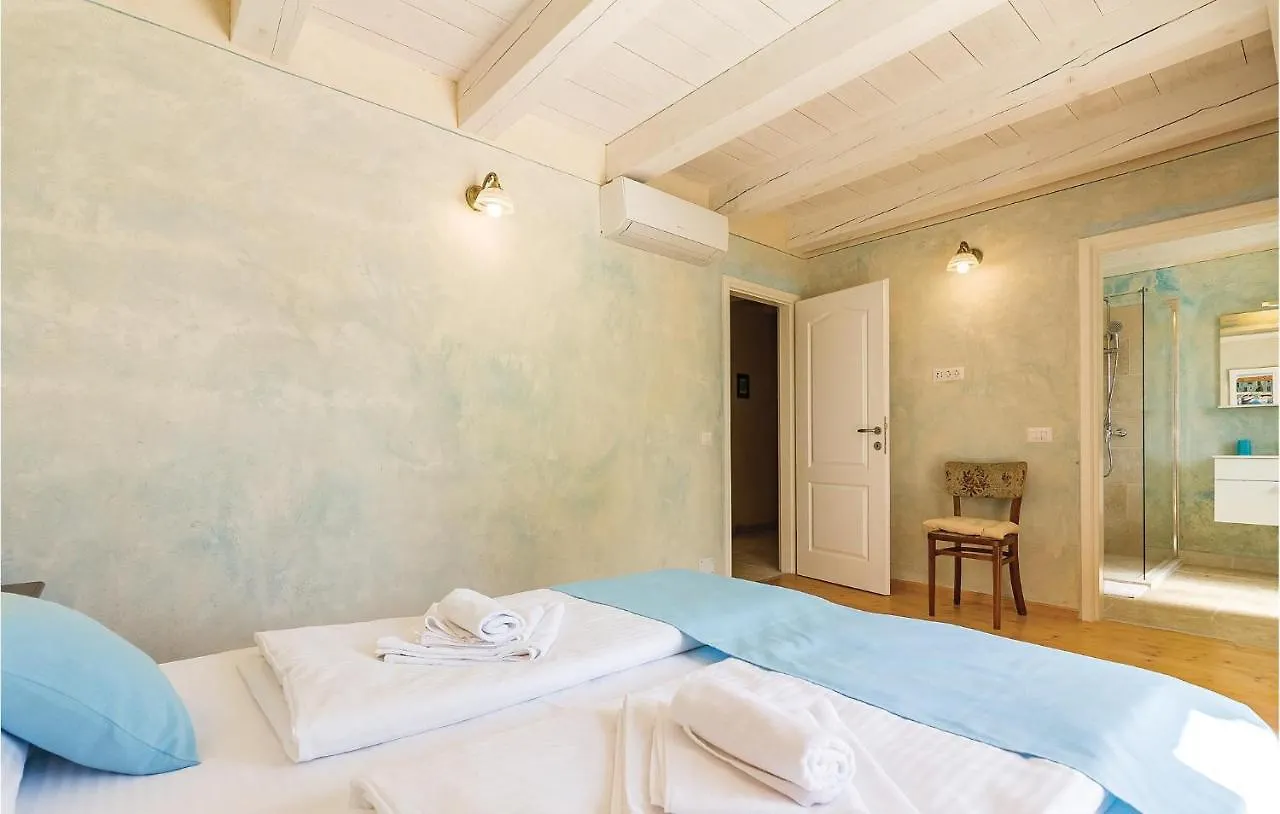 5 Bedroom Cozy Home In Vodnjan 0*,  Croacia