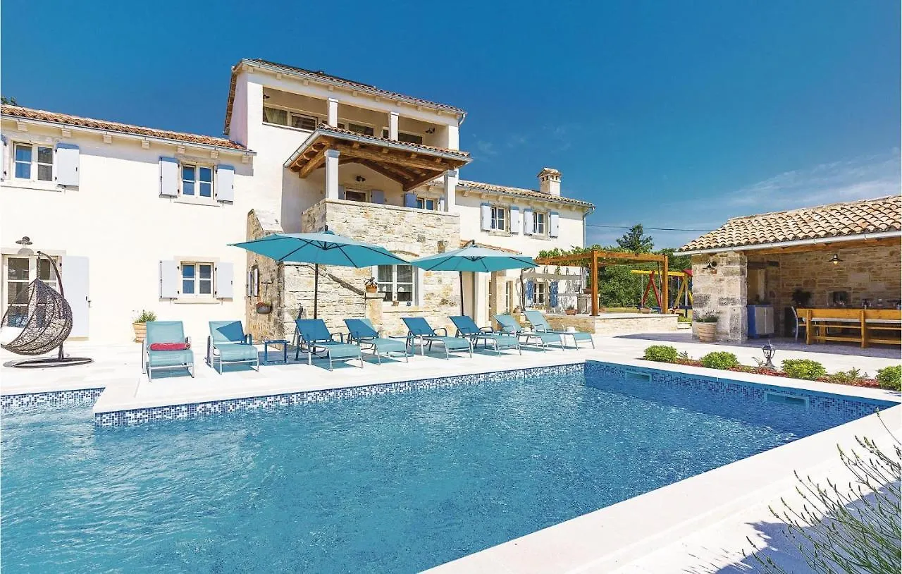 Сasa de vacaciones 5 Bedroom Cozy Home In Vodnjan