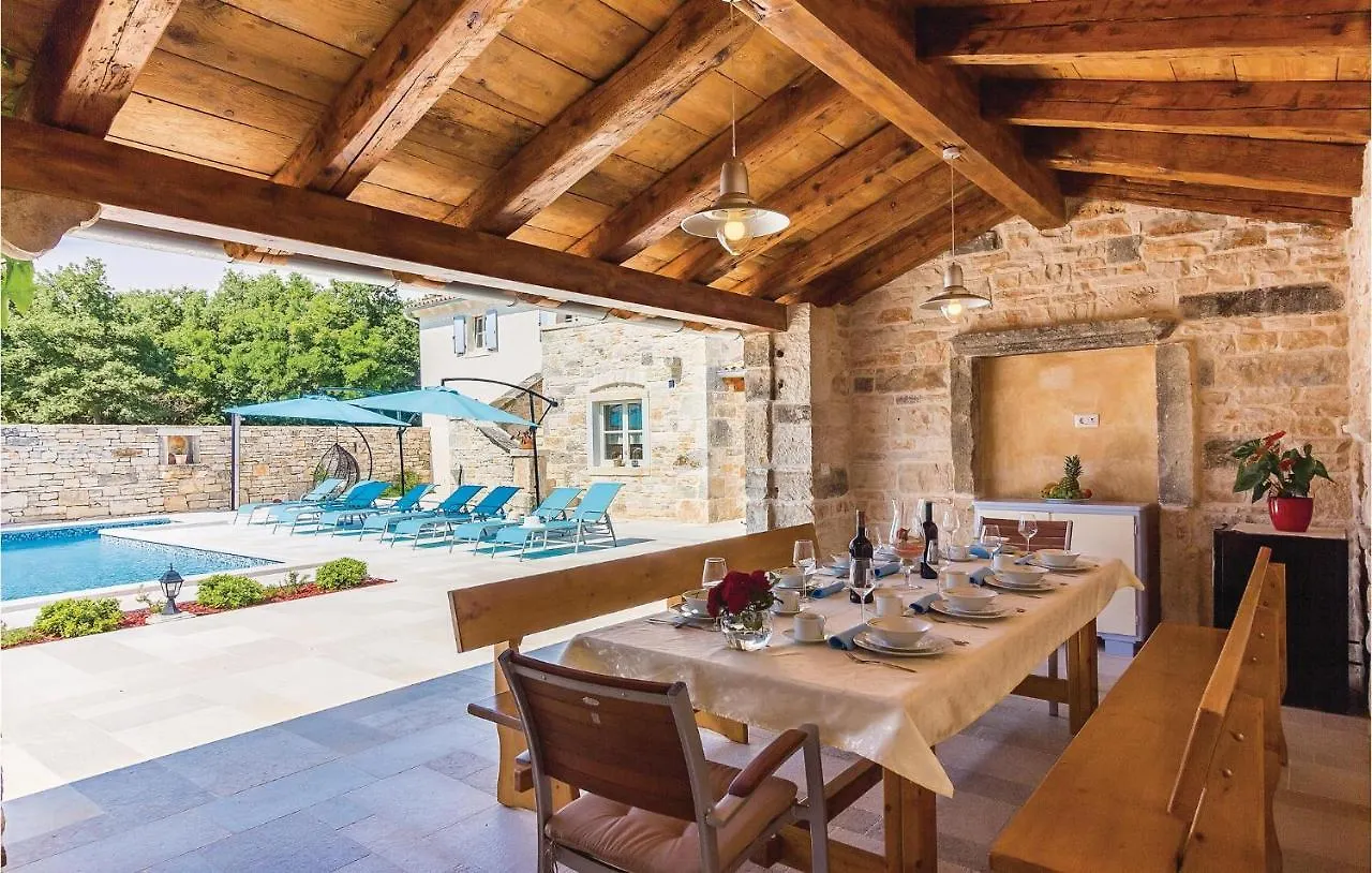 5 Bedroom Cozy Home In Vodnjan Croatia